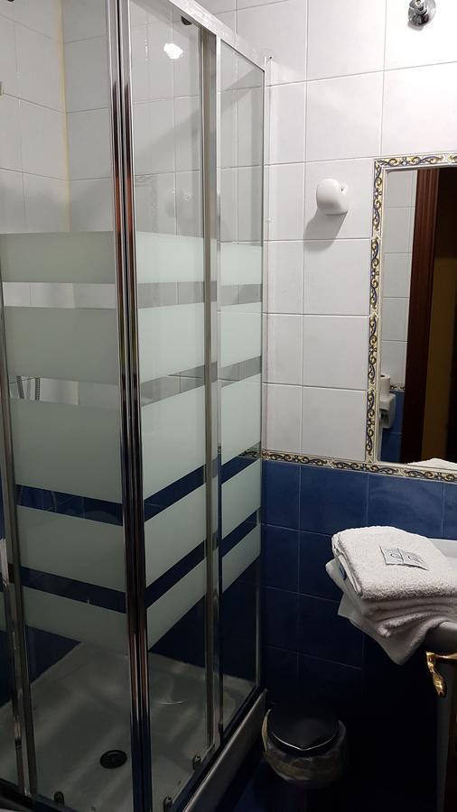 اوفيدو Hostal Foncalada المظهر الخارجي الصورة